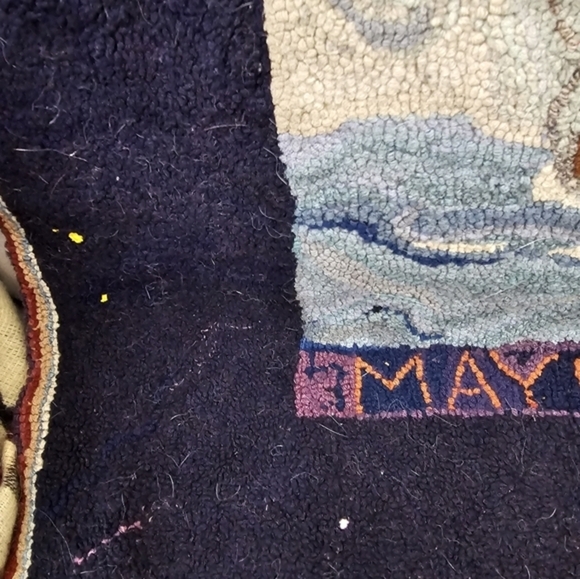 Vintage hand hooked rug with the Mayflower II design.‎ - Picture 7 of 16